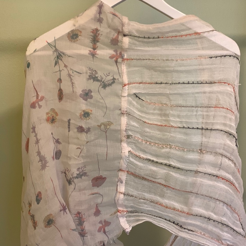 Dual-patterned infinity scarf. - Picture 5 of 5